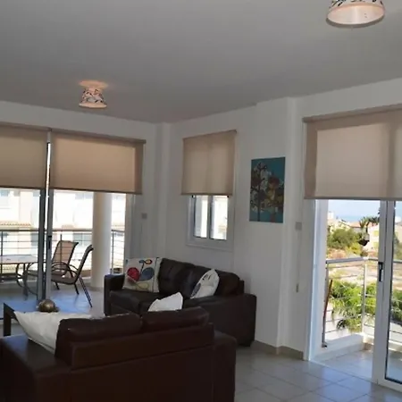 Апартаменты Two Bed With Sea Views And Pool Views